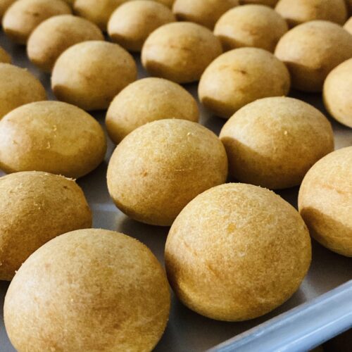 Rellenitas Tatacuana – Almojábanas Rellenas de Cholupa, Frutos Rojos y Chocolate